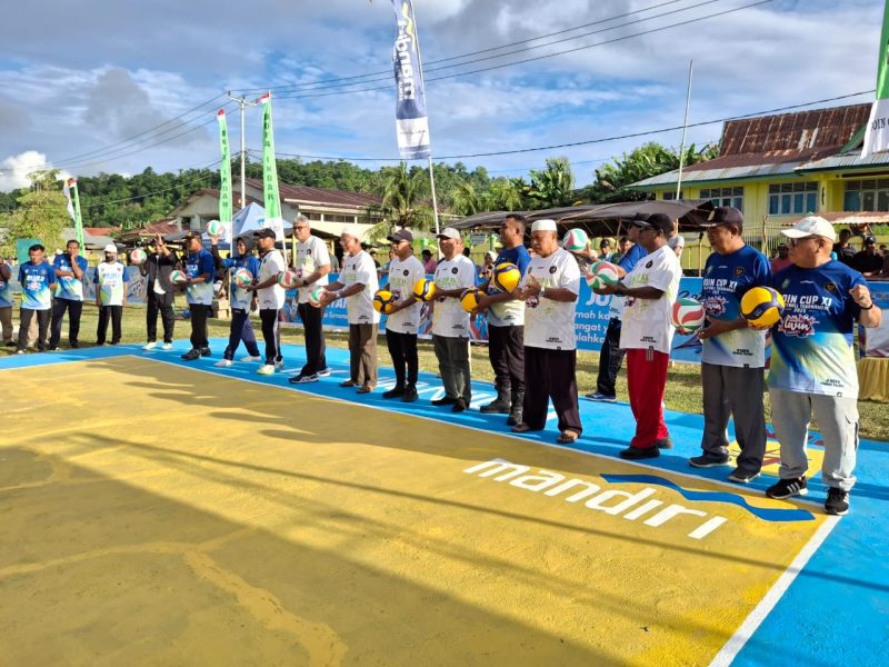 Foto: Pembukaan Volly Ball Doin Cup XI Tahun 2025 di Desa Dofa.