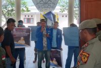 Foto: Aksi Demonstrasi oleh PC PMII Kepulauan Sula.