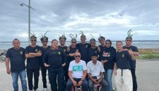 Foto: Tim Poco-Poco Desa Fatcei pose bersama Kepala Desa Beni Drakel.