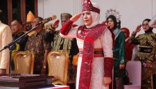 Foto: Bupati Kabupaten Kepulauan Sula, Hj. Fifian Adeningsih Mus.