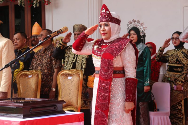 Foto: Bupati Kabupaten Kepulauan Sula, Hj. Fifian Adeningsih Mus.