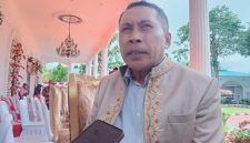 Foto: Kepala Dinas Pariwisata Kepulauan Sula, Ismail Soamole.