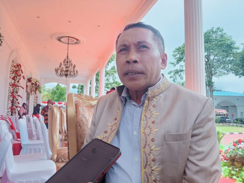 Foto: Kepala Dinas Pariwisata Kepulauan Sula, Ismail Soamole.