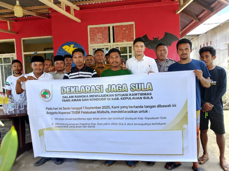 Foto: Gelar Pose Bersama Usai Melaksanakan Kegiatan Deklarasi Jaga Sula.