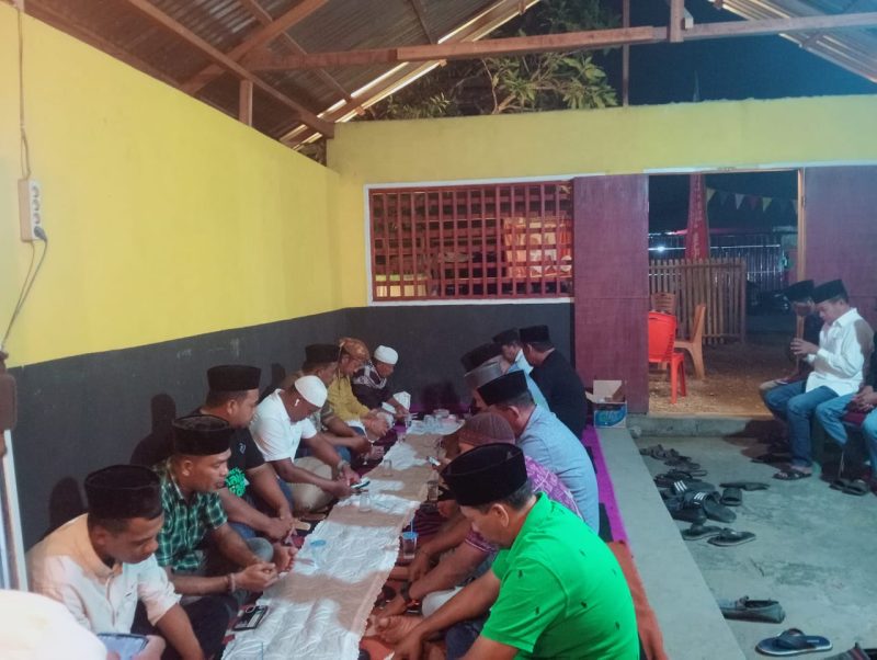 Foto: Pasukan Air Sontong Menggelar Doa Bersama dan Tahlilan dalam Rangka Memperingati Hari Ulang Tahun Bupati Kepulauan Sula Hj. Fifian Adeningsih Mus yang ke-41.
