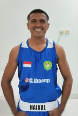 Raih Juara Muaythai Malut, Putra Desa Saria Halbar Harumkan Nama Tikep