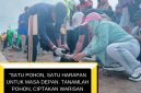 Foto: Wakil Bupati Kepulauan Sula H. M. Saleh Marasabessy, Meletakkan Tanaman Penghijauan.