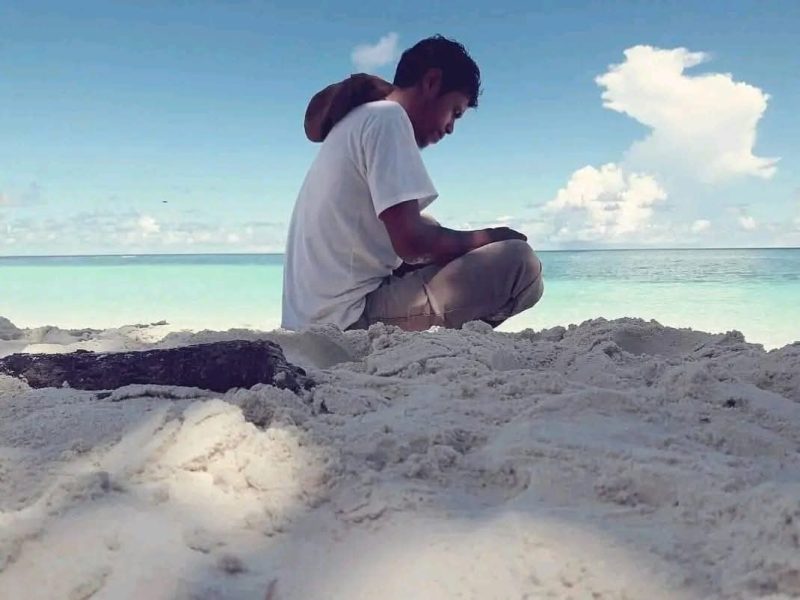 Foto: Ditepi Pantai Pulau Pagama.