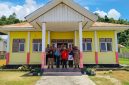 Foto: Pose Bersama di Depan Kantor Kecamatan Mangoli Utara Timur.