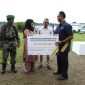 Foto: PT Asabri (Persero) perwakilan Ternate Maluku Utara, menyerahkan santunan kepada ahli waris anggota Satgas Pamtas RI–PNG dari Yonif Raider Khusus 753/Arga Vira Tama (AVT) Papua Prada Haris Umaternate.