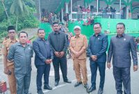 Foto: 5 Anggota DPRD Sula Pose Bersama Kalak BPBD H. Syamsudin Ode Maniwi.