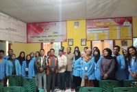 Foto: Pemdes dan Masyarakat Pose bersama Mahasiswa PPL.