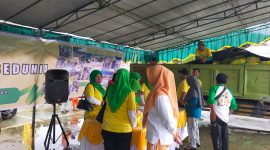 Foto: Pemda Sula Menggelar Program Pangan Murah di Depan Benteng De Verwachting.