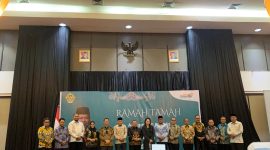 Foto: Pose Bersama Bupati/Walikota se-Maluku Utara, Gubernur Serly Djoanda Laos dan Wakil Gubernur Sarbin Sehe.