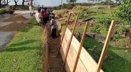 Foto: Pekerjaan Perbaikan Drainase oleh Pemdes dan Masyarakat Desa Waikafia.