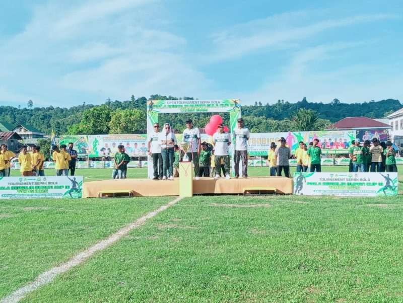 Foto: Sambutan Ratu Gedung Putih, Hj. Fifian Adeningsi Mus.
