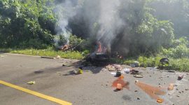 Foto: Satu Unit Motor Milik Seorang Pedagang Siomai Dilalap Api. Oleh: Karno Pora