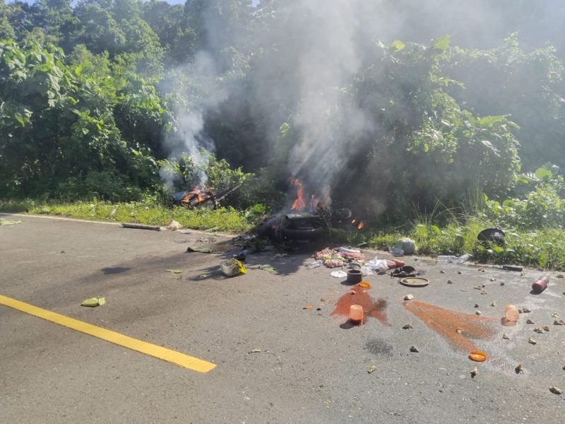 Foto: Satu Unit Motor Milik Seorang Pedagang Siomai Dilalap Api. Oleh: Karno Pora