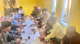 Dokumentasi: Gelar Tahlilan di Rumah Dinas Camat Mangoli Timur.