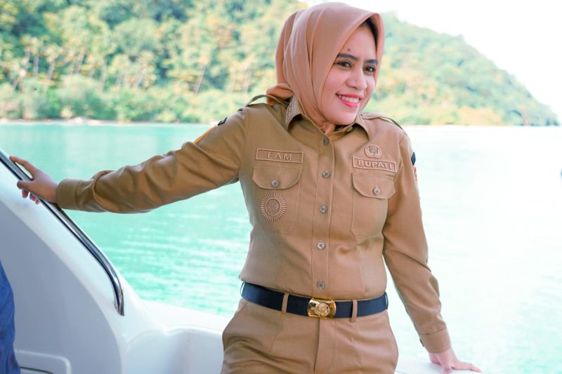 Dokumentasi: Bupati Kepulauan Sula Hj. Fifian Adeningsi Mus.