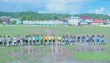 Dokumentasi: Kedua Tim Memasuki Lapangan Pertandingan. 
