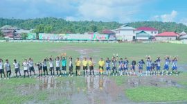 Dokumentasi: Kedua Tim Memasuki Lapangan Pertandingan. 