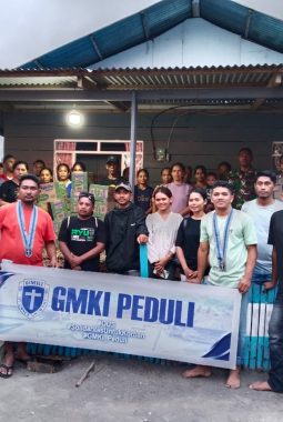 Wujudkan Solidaritas, GMKI Cabang Jailolo Sambangi Korban Banjir