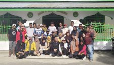 Gambar: Pose Bersama Usai Kegiatan Baksos.