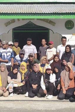 Jelang Ramadhan, Bappeda Sula Gelar Baksos di Mesjid Riyadatusshalihin