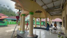 Dok: Marnit Halbar dan KP. SBU XXX-2003 Bersama Warga Gelar Bakti Sosial di Masjid Nurul Hidayah Desa Saria.