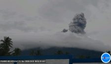 Gambar: Gunung Ibu Halmahera Barat, Mengalami Erupsi Sekitar 400 Meter.