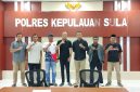 Gambar: Pose Bersama Usai Menggelar Rapat Koordinasi antara Polres Kepulauan Sula, dan Pantai Pelantikan Pengurus KONI.