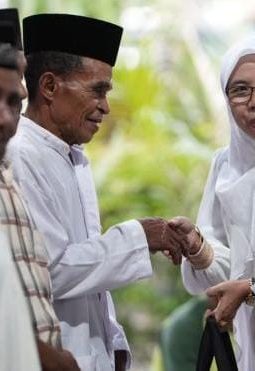 Pererat Silaturahmi, Bapenda Halbar Santuni Warga dan Buka Bersama Insan Pers 