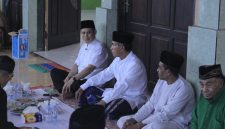 Gambar: Buka Puasa Bersama di Mesjid Desa Waiboga.