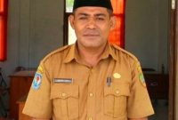 Gambar: Camat Sulabesi Tengah, Muslim Usia.