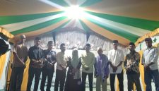 Gambar: Pose Bersama Usai Pembukaan Kegiatan Safari Ramadhan di Desa Waikafia.