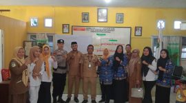 Dok: Pose Bersama Usai Sosialisasi DBD di Kantor Desa Fatce. 