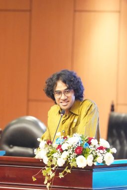 Gelar Konferensi Pers, Dr. Graal Ucapkan Permohonan Maaf Kepada Masyarakat Desa Kou