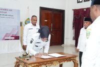 Dok: Penandatanganan Surat Keputusan Pelantikan 72 Pejabat oleh Bupati Kepulauan Sula, Hj. Fifian Adeningsi Mus.
