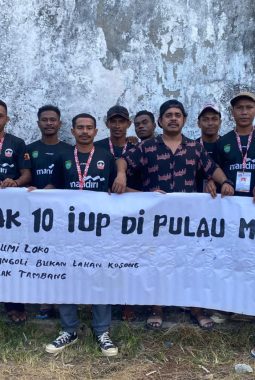 Tolak 10 IUP di Pulau Mangoli, Masyarakat Desa Kou Tantang Dr. Graal Taliawo untuk Bisik ke Telinga Presiden Prabowo 