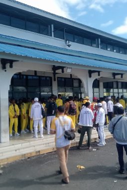 Kontingen Porprov Kepulauan Sula, Tiba di Pelabuhan Ahmad Yani Ternate