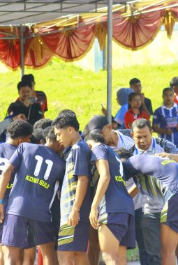 Menjadi Ancaman, Tim Volly Negeri Senapan Taklukkan Tim Halsel 