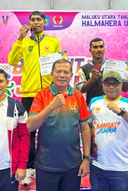 Harnudin Silayar Sumbang Medali Emas Setelah Tumbangkan Atlet Wushu Kota Ternate 