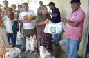 Dok: PJ. Kepala Desa Dofa Rusdi Umaternate, Salurkan Bansos dari Pemerintah Pusat Kepala Masyarakat.