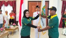Dok: Bupati Kepulauan Sula, Hj. Fifian Adeningsi Mus Resmi Lepas Kontingen POPDA.