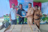 Dok: Penyerahan Bantuan Mesin Tempel Merk Yamaha dan Suzuki di Desa Bajo.