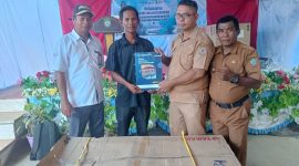 Dok: Penyerahan Bantuan Mesin Tempel Merk Yamaha dan Suzuki di Desa Bajo.