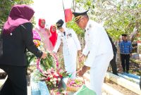 Dok: Bupati Kepulauan Sula Hj. Fifian Adeningsi Mus dan Forkopimda Ziarah ke Makam Pahlawan Ismail Digul.