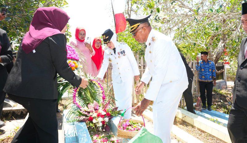 Dok: Bupati Kepulauan Sula Hj. Fifian Adeningsi Mus dan Forkopimda Ziarah ke Makam Pahlawan Ismail Digul.