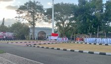 Dok: Upacara Penurunan Sang Merah Putih di Halaman Isda Kepulauan Sula.
